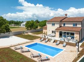 Nice Home In Kozljani With Kitchen, casă de vacanță din Grandići