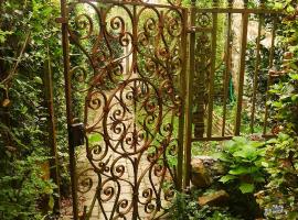 La Cage aux Oiseaux, hotell sihtkohas La Lande-de-Goult