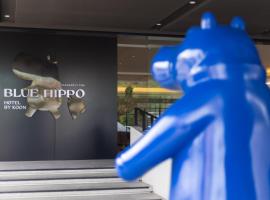 Blue Hippo Hotel, מלון בBan Khlong Samrong