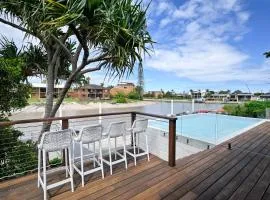 Stunning Mooloolaba Waterfront Home -10 guests ZB1