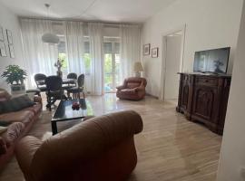 Da Emma e Carlo - homy apt.، فندق في تيرانو