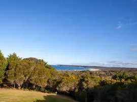 Adelong Secluded Beach house Linen provided Bermagui