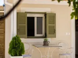 ALS Holiday Houses by Konnect, 900m from Ipsos Beach