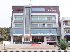 Hotel 7 Heaven, hotel s parkiriščem v mestu Dehradun