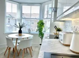 Lush Porthcawl 1 bedroom Apt, Prime Location