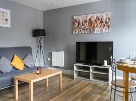 Livestay-One Bed Apt in Slough with FREE Parking, hotel dicht bij: tankstation/wegrestaurant Beaconsfield Services M40, Slough