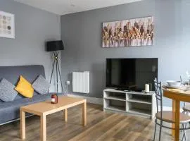 Livestay-One Bed Apt in Slough with FREE Parking