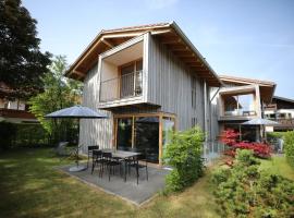 Traumferienhaus 2 mit Sauna und Bergblick, hytte i Garmisch-Partenkirchen