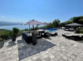 Villa White Pearl Diamond Haus B, Opatija mit Meerblick & Pool