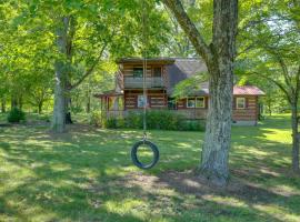 Family-Friendly Afton Cabin with Spacious Yard!、Greenevilleのペット同伴可ホテル