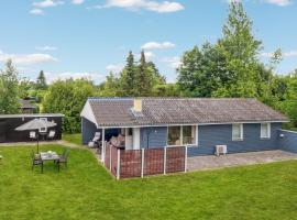 Gorgeous Home In Væggerløse With Wifi, hotel a Bøtø By