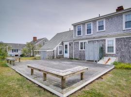 Chatham Home Rental with Sunroom Walk to Beach!, Cottage in Chatham