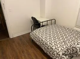 BUDGET Quad Room with En Suite Bathroom 36B