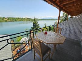 Bujtina Zejtaria Agroturizem, hotel v destinaci Belsh