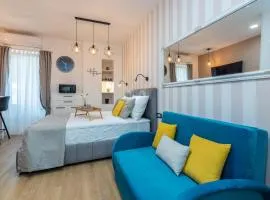 Apartments & rooms SIX