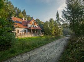 Biały Dom W ROPKI, habitación en casa particular en Ropki