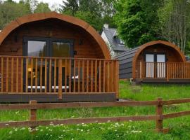 Squirrel Lodge, sewaan penginapan di Roybridge