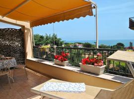 CASA DINKY Attico con terrazza vista mare, lejlighed i Formia