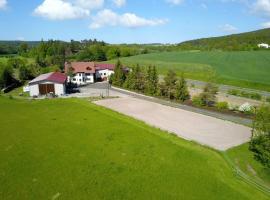 Große Ferienwohnung auf dem Pferdehof Nähe Bamberg, Coburg, Schweinfurt, cheap hotel in Burgpreppach