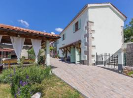 Holiday Home Villa Nicolara by Interhome, allotjament vacacional a Buzet