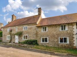 Lower Farm Cottage, casa o chalet en Stourton Caundle