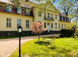 Gutshaus Gevezin, homestay in Gevezin