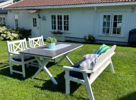 Koselig maritim leilighet sentralt i Stavern, beach rental in Stavern