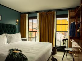 Hotel Emeline: Charleston şehrinde bir otel