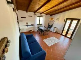 Charming apartment with parking, mountain view, close to the beach