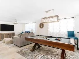 Renovated 3B 2BA, oasis yard Hot tub