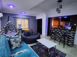 Asfranz Apartment (Luxury One-Bedroom with Private Garden)), apartment in Abuja