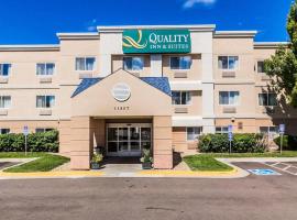 Quality Inn & Suites Golden - Denver West, hotel v mestu Lakewood