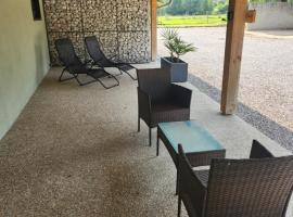 Gite La Charme avec spa, hotel with parking in Rumilly