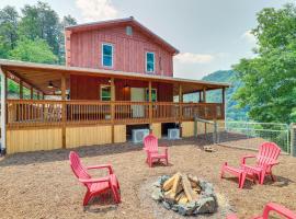 Secluded Marshall Vacation Rental with River Views!, hotel Hot Springsben