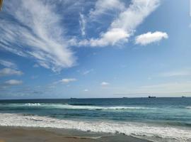 Stunning oceanfront condo on usable Sandy Beach, hotel v destinaci Rosarito