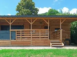 Mobil-home isolé avec jacuzzi - la Cubanière