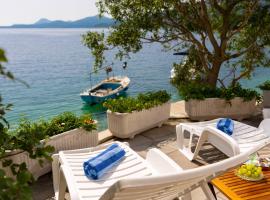 Apartments Laurea، فندق في سلانو