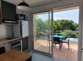 Résidence Salamandre - Maison Bois Cosy Calme avec parking pour 4 à 10 pers idéal couples et familles à 500m de la plage à Saint-Marc-sur-mer