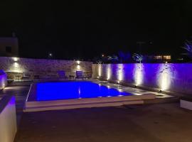 Ftelia Breeze, hotell i Klouvas