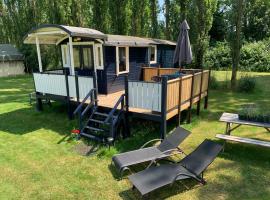 Pipowagen Madelief UNIEK natuurbad met strand exclusief voor onze gasten, luxe tent in Netterden