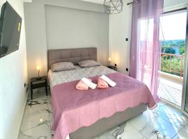 Eva's Apartments with great view: Pálioura şehrinde bir otoparklı otel