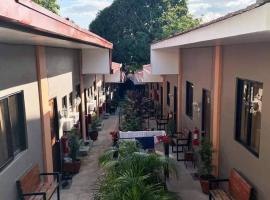 CEBUANA'S TRAVELERS INN Coron, хотел близо до Летище Busuanga - USU, Корон