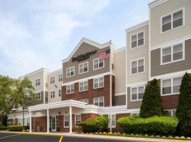 Residence Inn Long Island Holtsville, hotel dekat Bandara Long Island MacArthur - ISP, 