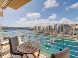 Exquisite Seafront Apart in Spinola Bay St Julians，帕斯維爾的度假住所