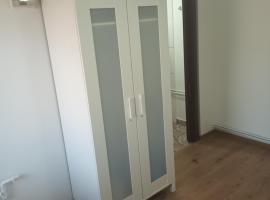 Camera con bagno, homestay in Ploieşti