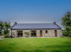 Water and Wildwood - The Bothy Cottage, holiday home in Muff