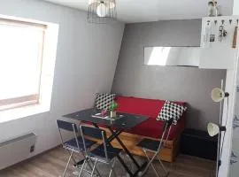 Charmant studio refait à neuf