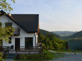 Apartamenty Wilcza Knieja, hotel with parking in Zawóz