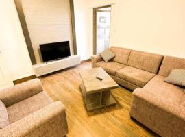 central apartment for rent 28, hotel u gradu 'Umm Uthainah'