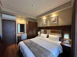Luxury Dreamland Oasis Apartment, hotell med jacuzzi i Chakvi